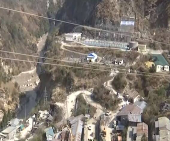 Tapowan Tunnel में फिर शुरू हुआ Rescue Operation, पानी भरने से रुक गया था काम | Uttarakhand 