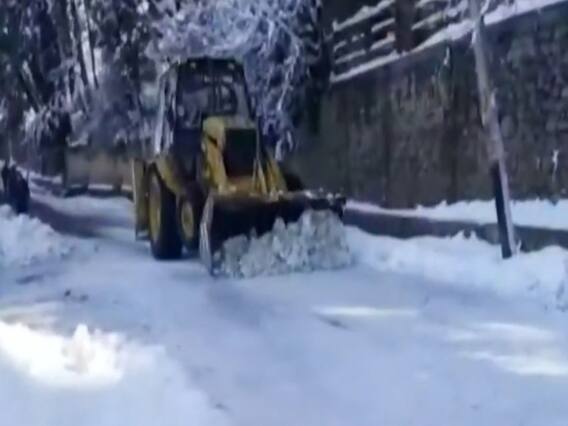 Kedarnath में माइनस 4 डिग्री तक पहुंचा तापमान, पहाड़ी इलाकों में जारी है बर्फबारी