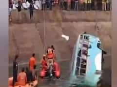 MP: सीधी बस हादसे में मृतकों के परिजनों से मिले CM Shivraj Singh Chouhan