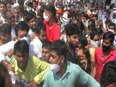 फिर से बढ़ रहा है कोरोना का खतरा लेकिन नेताजी हैं बेपरवाह | घंटी बजाओ