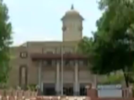 Gandhinagar: રાજ્યમાં કોલેજના પ્રથમ વર્ષનું શૈક્ષણિક કાર્ય શરૂ કરવાનો સરકારે લીધો નિર્ણય, જુઓ વીડિયો