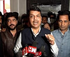 राज्यपाल विमानात बसेपर्यंत जाणीवपूर्वक परवानगी दिली नाही, राज्य सरकार अहंकारी - देवेंद्र फडणवीस