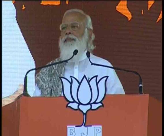 ৭টায় বাংলা (১): 'তৃণমূল, বাম, কংগ্রেস একসঙ্গে ম্যাচ ফিক্সিং করছে’, হলদিয়ায় আক্রমণ মোদির, 'আসলে ফিক্সিং করছে তৃণমূল ও বিজেপি', পাল্টা সুজন