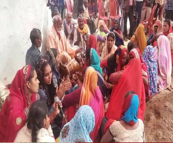 महिला को आया सपना और 'पागलपन' में साथ हो लिया पूरा गांव | Kanpur | High Alert 