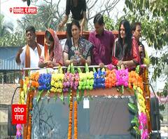 'हवा का रुख बदल रहा है...' बंगाल में Smriti Irani का Roadshow, TMC और Rahul Gandhi को घेरा 