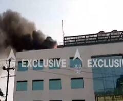 Lucknow के होटल में लगी आग, पास में पेट्रोल पंप से मची है दहशत | ABP Ganga 