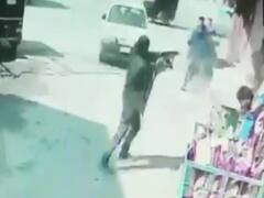 बौखलाया आतंकी हाफिज सईद घाटी में फैला रहा दहशतगर्दी, श्रीनगर में लश्कर आतंकियों ने की फायरिंग