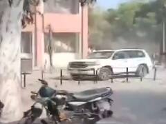 पंजाब के फाजिल्का में सुखबीर बादल पर पथराव, डेढ़ करोड़ की गाड़ी को नुकसान | ABP Special