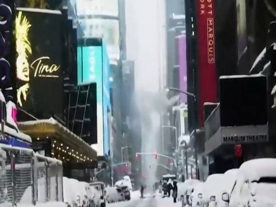 अमेरिका से लेकर ब्रिटेन तक बर्फबारी ने मचाई तबाही, देखिए तस्वीरें