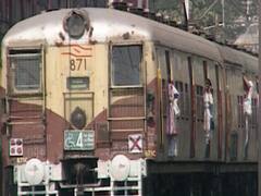 रेलवे ने चुपचाप किराया बढ़ाया, कम दूरी की पैसेंजर ट्रेन का सफर महंगा, 200% तक महंगे हुए टिकट के दाम