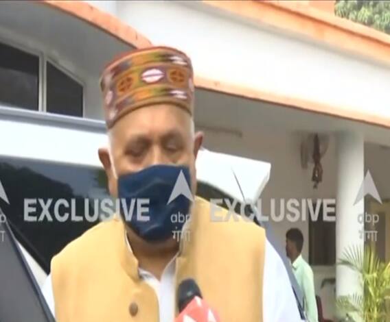 UP Budget 2021 से पहले कैबिनेट बैठक के लिए सीएम आवास पहुंचे मंत्री। 