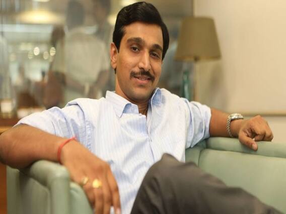 Theatre की दुनिया में वापस लौटे Scam 1992 के स्टार Pratik Gandhi, देखिए ये खास बातचीत