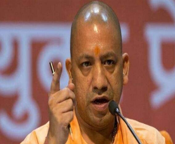 Unnao कांड का CM Yogi ने लिया संज्ञान, डीजीपी से रिपोर्ट की तलब | ABP Ganga 