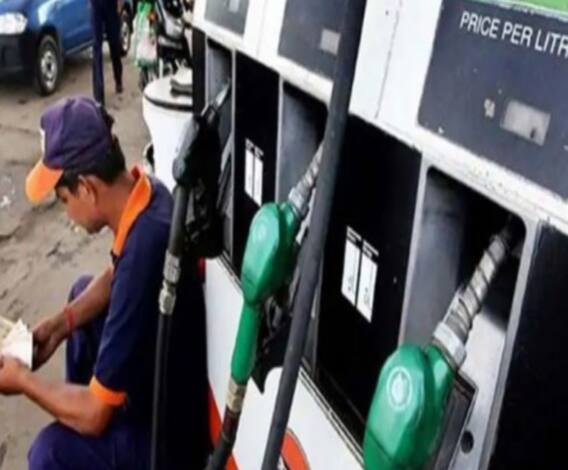 Petrol-Diesel की बढ़ती कीमतों पर क्या है आम जनता की राय, देखें ये रिपोर्ट। 