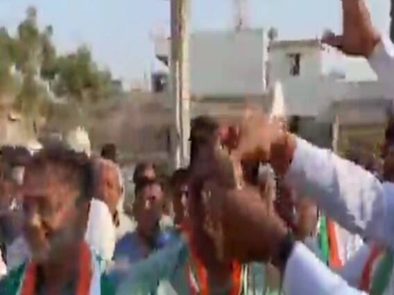 Jamnagar: ધારાસભ્ય લલિત વસોયા પર કોગ્રેસના જ નેતાઓએ કર્યો રૂપિયાનો વરસાદ,જુઓ વીડિયો