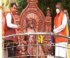 Shiv Jayanti 2021 | नागपुरात देवेंद्र फडणवीस यांच्याकडून शिवरायांना अभिवादन