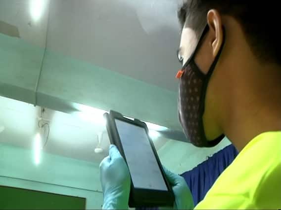 Mumbai: बिना स्विच को हाथ लगाए चालू-बंद कर सकेंगे लाइट-पंखे, नौवीं के छात्र ने बनाई मशीन