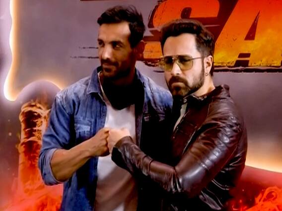 Mumbai Saga के ट्रेलर लॉन्च पर दिखी John Abraham और Emraan Hashmi की बॉन्डिंग