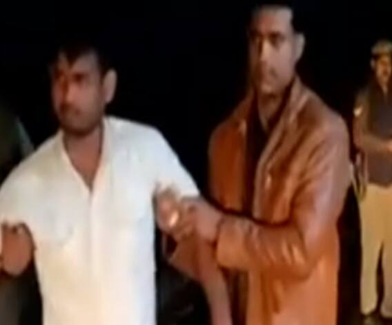 25 लाख के 'सिगरेट कांड' के पांच बदमाश मुठभेड़ के बाद गिरफ्तार | Greater Noida 