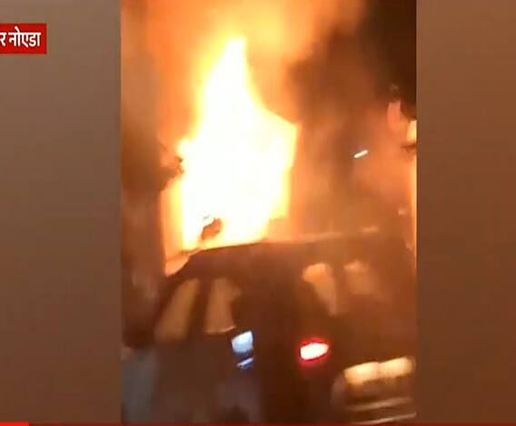 टोल कर्मियों की मेस में बड़ा हादसा, एक के बाद एक तीन सिलेंडर फटे, लगी भीषण आग | Greater NOIDA 