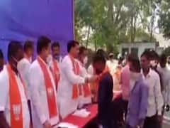 local body election: ડાંગ કોગ્રેસમાં ભડકો, હરિષ બચ્છવ કોગ્રેસ છોડી BJPમાં જોડાયા