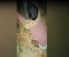 कमजोर दिल वाले न देखें, यूपी से आई 'जुल्म' की ये तस्वीरें आपको विचलित कर सकती हैं ! | Mudde Ki Baat 