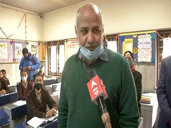 Delhi: खुले 9वीं-11वीं के स्कूल, डिप्टी CM Manish Sisodia ने किया स्कूलों का दौरा, जानिए क्या बोले