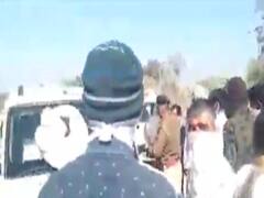 બનાસકાંઠાના ધાનેરાના સામરવાડા થી સોતવાડાના બિસ્માર રસ્તાને લઈ ગ્રામજનોનું વિરોધ પ્રદર્શન