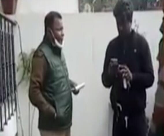 Greater Noida में डबल मर्डर से सनसनी, छानबीन में जुटी पुलिस 