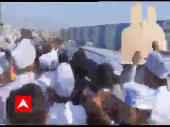 Surat એરપોર્ટ પર CM કેજરીવાલના સ્વાગત માટે ઉમટ્યા કાર્યકર્તા