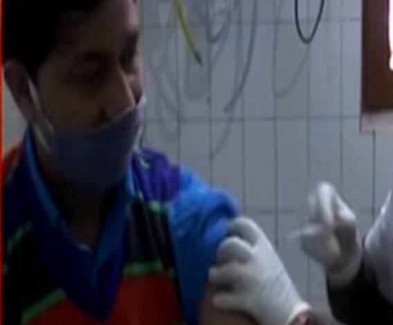 Uttar Pradesh में आज से दो दिवसीय वैक्सीनेशन का कार्यक्रम, वैक्सीनेशन के लिए बनाए गए 36 सेंटर। ABPGanga