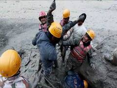 टनल से निकल खुशी से झूम उठा मजदूर, ITBP जवानों ने बचाई जान | Chamoli Glacier Burst