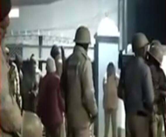 BSP नेता कलामुद्दीन की हत्या, बदमाशों ने सरेआम मारी गोली | Azamgarh | Breaking News 