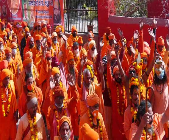 Haridwar Mahakumbh: रमता पंच का भव्य नगर प्रवेश, खुलकर उड़ी कोरोना नियमों की धज्जियां | ABP Ganga 