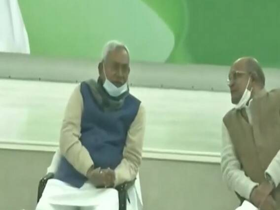 विरोध प्रदर्शन पर बिहार सरकार के आदेश से मचा बवाल, Tejashwi ने तानाशाहों से की CM Nitish की तुलना