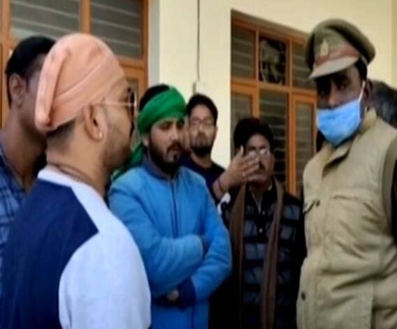 Hamirpur में रोडवेज बस कर्मियों की दादागिरी, रिक्शा चालक को पीटा। ABPGanga 