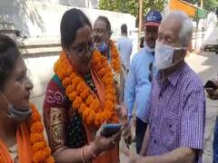 Vadodara માં વોર્ડ નંબર 13માં BJPના ઉમેદવારોનો સ્થાનિકોએ લીધો ઉધડો, જુઓ વીડિયો