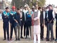 MP: क्रिकेट टूर्नामेंट में CM Shivraj ने की धुंआधार बैटिंग, पत्नी और बेटा भी रहे मौजूद