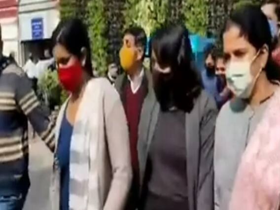 दिशा रवि की गिरफ्तारी के बाद टूलकिट केस की जांच तेज | स्पेशल बुलेटिन