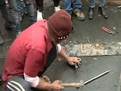 Farmers Protest : Ghazipur Border पर लगाई गई कीलों वाली बैरिकेडिंग पर पुलिस का बयान 