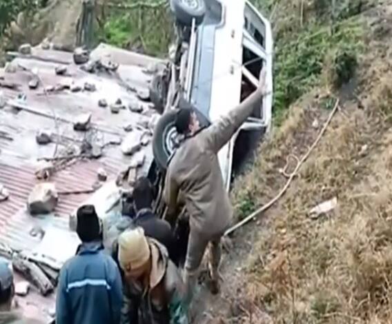 Mathura के राया में बड़ा सड़क हादसा, 4 लोगों की दर्दनाक मौत| Sigh Bulletin