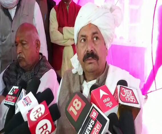 Ayodhya पहुंचे Naresh Tikait, रामलला के दर्शन कर बोले- हम किसानों को क्या जवाब दें ? | Kisan Andolan 