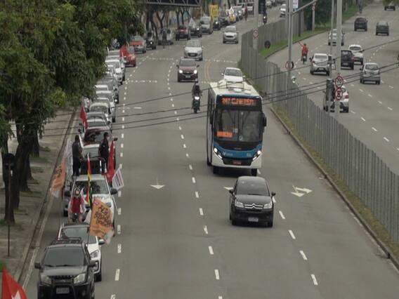 ब्राजील: वामपंथी कार्यकर्ताओं का विरोध मार्च, कोरोना से निपटने के लिए टीकाकरण कार्यक्रम की मांग