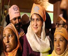 Akhilesh Yadav और Priyanka Gandhi क्यों पहुंचे एक ही मंदिर ? | Mudde Ki Baat 