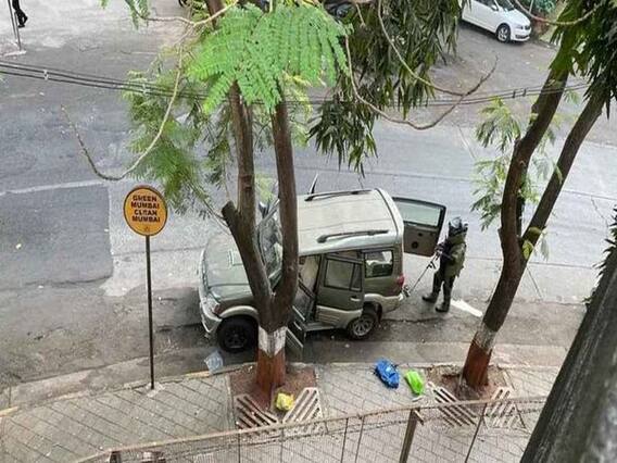 Mumbai : Mukesh Ambani के घर के बाहर बढ़ाई गई सुरक्षा, भारी फोर्स तैनात! | देखें Ground Report 