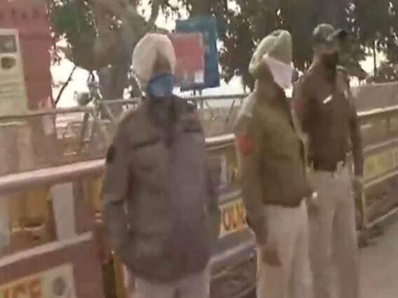 चक्का जाम से पहले लाल किला छावनी में तब्दील, दिल्ली पुलिस ने बनाया कई लेयर का सुरक्षा घेरा