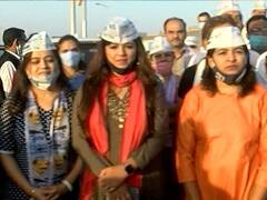 Surat: એરપોર્ટ પર CM કેજરીવાલના સ્વાગત માટે કાર્યકર્તાઓ ઉમટ્યા, 'ભ્રષ્ટાચાર કા એક હી કાલ કેજરીવાલ કેજરીવાલ'ના લગાવ્યા નારા 