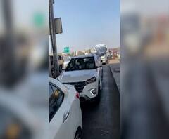 Khed-Shivapur Toll | फास्टॅग स्कॅन करण्यास अडचणी, खेड-शिवापूर टोल नाक्यावर वाहतूक कोंडी