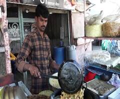 ST Workers | एसटीचालकांना वडापाव विकण्याची वेळ, प्रशिक्षण पूर्ण मात्र वर्षभरापासून नियुक्तीच नाही