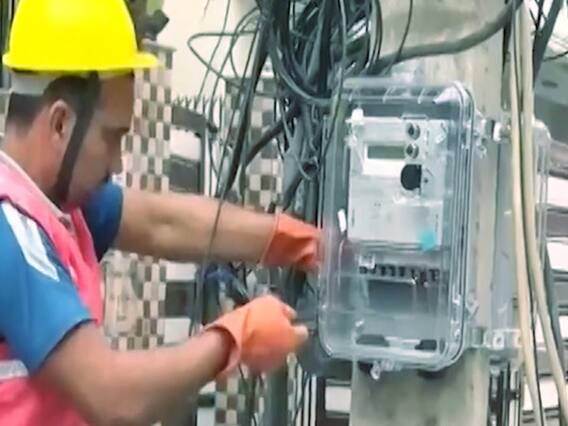 UP: गलत बिजली बिलों से जनता परेशान, अफसरों पर गिरी गाज... क्या अब बदलेंगे हालात? | राज की बात